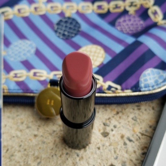 🎁3/$20 Make-up bundle - Picture 3 of 5